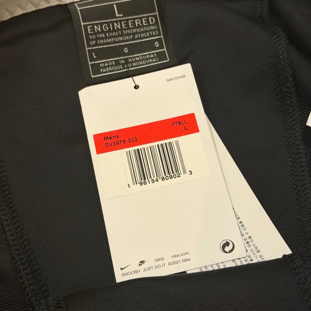 Nike Mens Team Engineered Football Pants Black White DV3978-012 Size L NEW - Picture 4 of 9